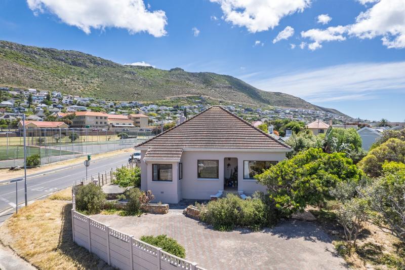 2 Bedroom Property for Sale in Fish Hoek Western Cape